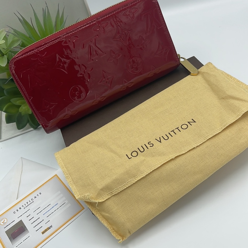 AUTHENTIC Louis Vuitton red vernis leather wallet